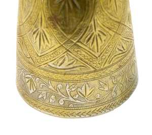 Antikcart Antique Artwork Brass Nazhi Glass closeup upload
