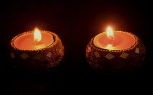 Antikcart Chirangdaan Glass Artwork Tea Light Holder main pic