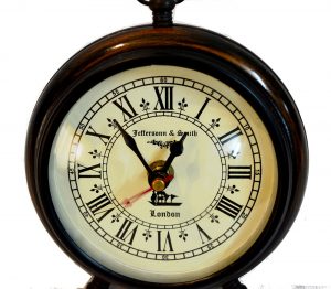 Antikcart Jefferson and Smith Classic Desk Clock dial
