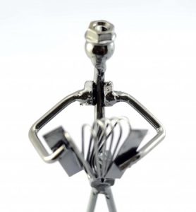 Metal-wire-screw-musician-band-figurines-from-antikcart-close-view