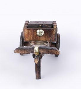 Antikcart multicolour-mango-wood jodhpuri-gaada-design wooden tea coaster set pic