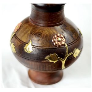 Arvi Sheesham wooden flower pot decor by Antikcart close view