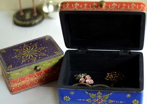 Chandramukhi Kundan Meenakari Work Ornament Box Set by Antikcart