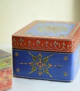 Chandramukhi Kundan Meenakari Work Ornament Box Set by Antikcart pic8
