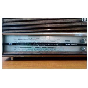Antikcart Exclusive Rare Bush Bahama 2 Old Radio by Antikcart