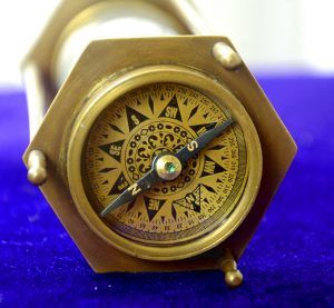 Nautical Antique Metal Brass Sand Timers with Two Side Compass 5 Minutes Antikcart 2