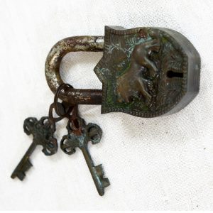 Antikcart Antique Lion Figurine Brass Lock Collectible Decor