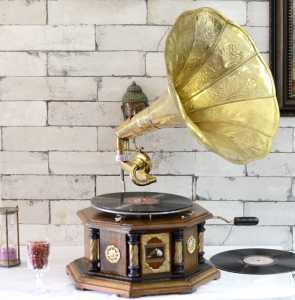 Antikcart Vintage Brass Inlay Gramophone