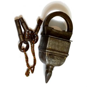 Antikcart Antique Brass Magic Lock with 3 Keys collectible