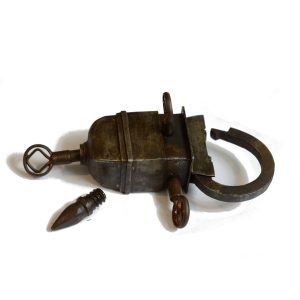 Antikcart Antique Brass Magic Lock with 3 Keys collectible close view