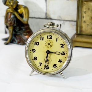 Antikcart Antique Dominator German Yellow Dial Time Piece Table Clock Decor Collectible