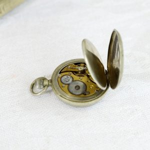 Antikcart Antique Small Western End Pocket Watch Roman Letter Dial Collectible main