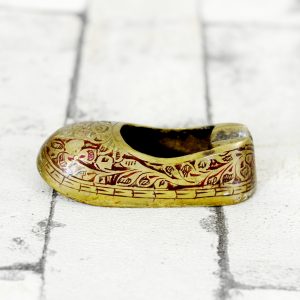 Antikcart Antique Brass Miniature Ornate Shoe Shaped Ash Tray