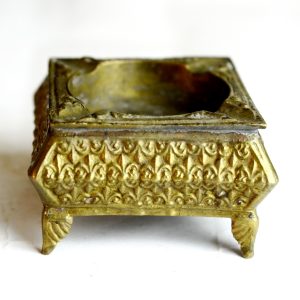 Antikcart Antique Brass Vintage Carved Ash Tray