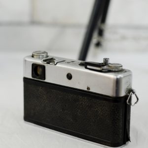 Antikcart Antique Vintage Camera Yashica MG-1 Model BACK SIDE