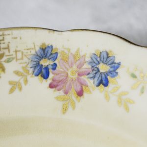 Antikcart Britain Vintage Crockery Set with 18K Gold Lining CLOSE