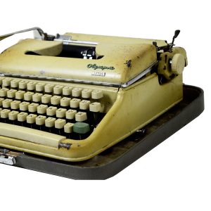 Antikcart Antique Olympia Monica Typewriter SIDE VIEW