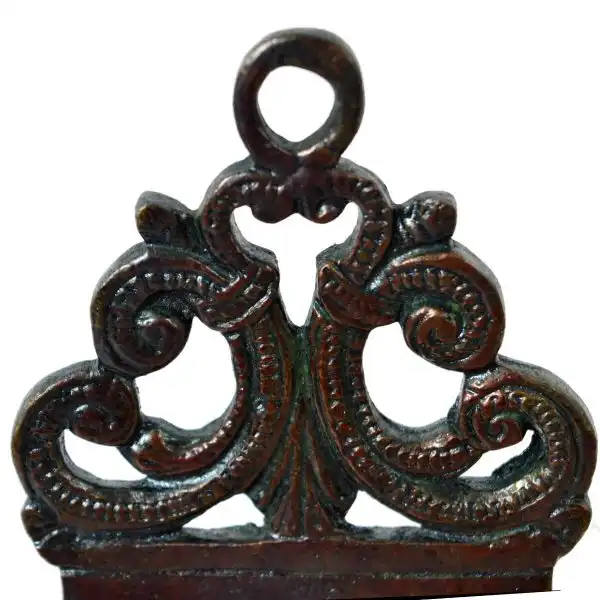 Antikcart Handcarverd Antique Brass Oil Lamp with a pair of Parrots TOP view