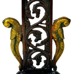 Antikcart Handcarverd Antique Brass Oil Lamp with a pair of Parrots close view