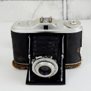 Antikcart Antique Camera - Agfa Isolette with original cover and lens