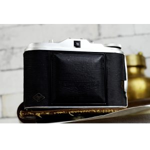 Antikcart Antique Camera - Agfa Isolette with original cover and lens BACK VIEW