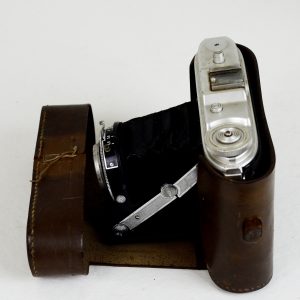Antikcart Antique Camera - Agfa Isolette with original cover and lens top