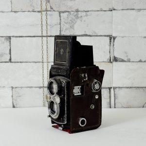 Antikcart Antique Yashica 635 TLR Camera Collectible side viewS