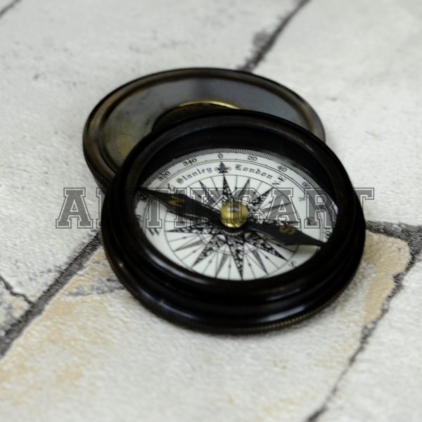 Antikcart Stanley London Pocket Compass with Reverse Lid mount COMPASS open view