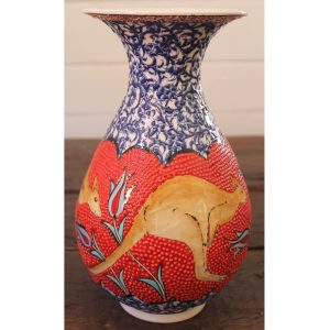 Antikcart Beautiful Handmade 'Big Red' Kangaroo Ceramic Vase