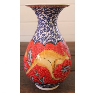 Antikcart Beautiful Handmade 'Big Red' Kangaroo Ceramic Vase