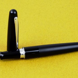 Pilot-metropolitan-classic-fountain-pen-Medium-steel-Nib-New