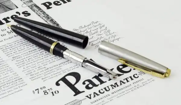 Vintage parker 45  fountain pen black barrel F nib - Image 3