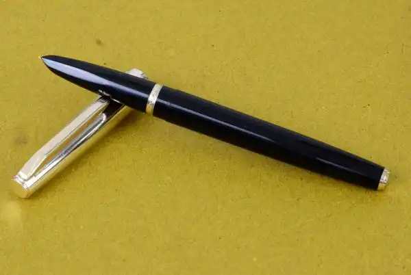 Vintage Wingsung 720 fountain pen - black - Image 2