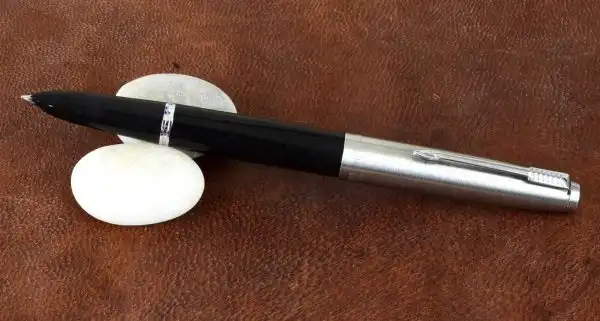 Vintage parker 21 fountain pen - black - Image 4