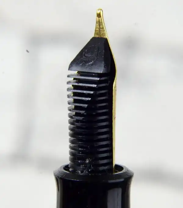 Pelikan tradition M200  piston fountain pen 24Karat gold plated M nib - Image 6