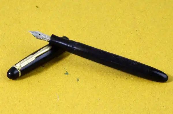 Vintage Rifka gold piston filler fountain pen with Compactor semi flex nib - Image 2