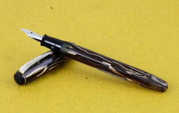 Vintage eagle lever filler fountain pen with semi flex nib | Made in USA - Image 5