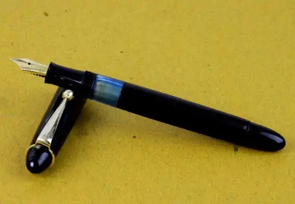 Kreuzer piston filler fountain pen with gold plated semi flex nib - Germany - Image 2