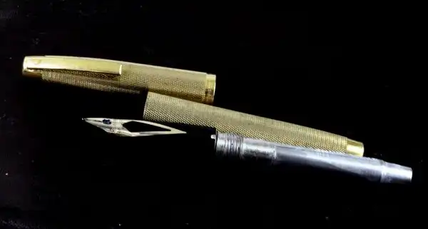 Vintage sheaffer imeprial 827 fountain pen 12K gold filled  and 14K gold M nib - Image 4