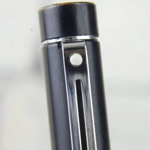 vintage-sheaffer-targa-fountain-pen-whiteDOTclip-black-china-laquer-barrel-steel-Medium-nib