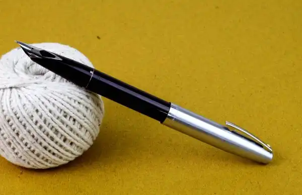 Sheaffer Vintage imperial 440 burgundy barrel fountain pen - inlaid M nib - Image 3