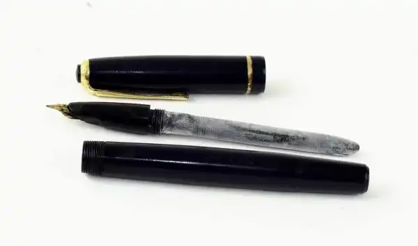 vintage wyvern 404 lever filler fountain pen 14CT  gold flex nib - Image 4