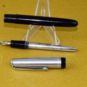 Aero-filler-fountain-pen-platignum-14K-gold-Fine-nib-england
