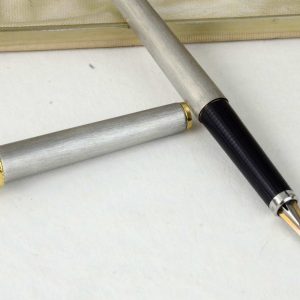 vintage-lady-parker-fountain-pen-by-emilio-pucci-1970-vintage-floating-pen-USA-made