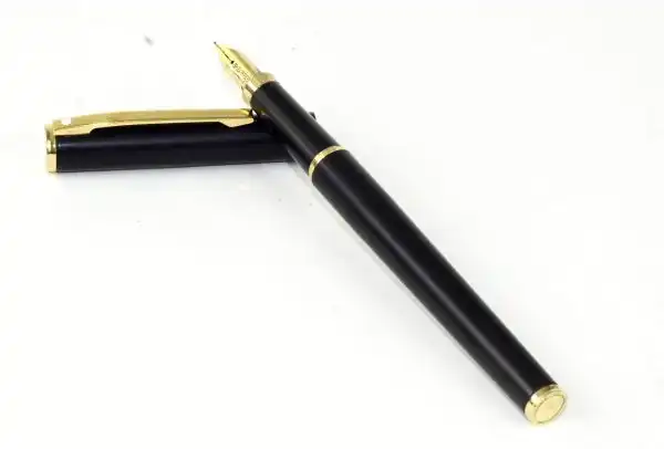 Vintage sheaffer TRZ fountain pen 40  with 22K gold plated F nib - Image 2