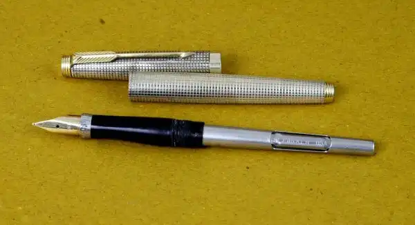 Vintage parker 75 sterling silver vermeil fountain pen 14Karat Gold M nib - Image 4
