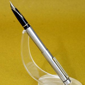 vintage-sheaffer-targa-1001XG-fountain-pen-14K-soild-gold-B-nib