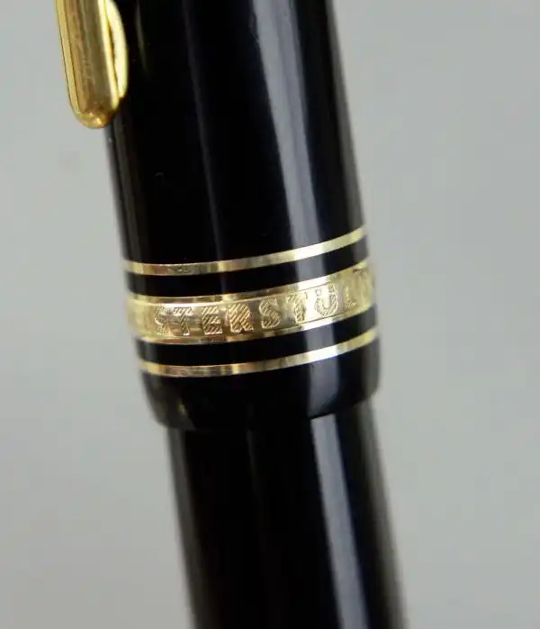 Vintage Montblanc Meisterstück LeGrand PIX rollerball pen Gold trim - Image 6