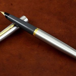 vintage-Parker-45-flighter-Fountain-pen-14C-solid-gold-nib-USA-made