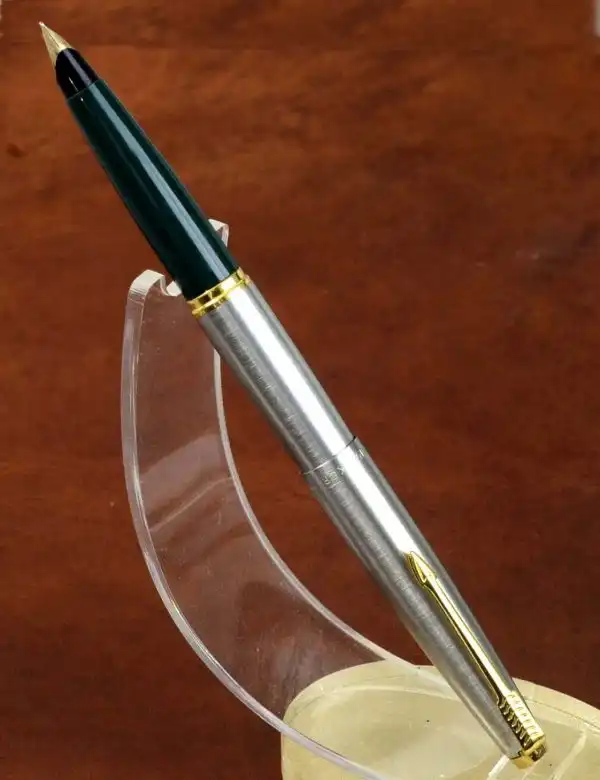 Vintage  parker 45 flighter fountain pen 14Karat solid gold F nib - Image 2